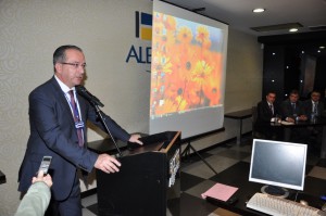 Gradonacelnik Nisa prof dr Zoran Perisic